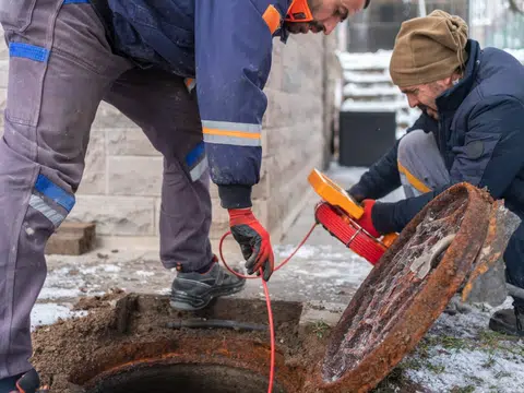 Sewer line repair equipment and damaged pipe access for index in Stanton for thumb svc commercial plumbing 001