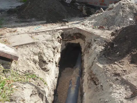 Sewer line repair equipment and damaged pipe access for index in Stanton